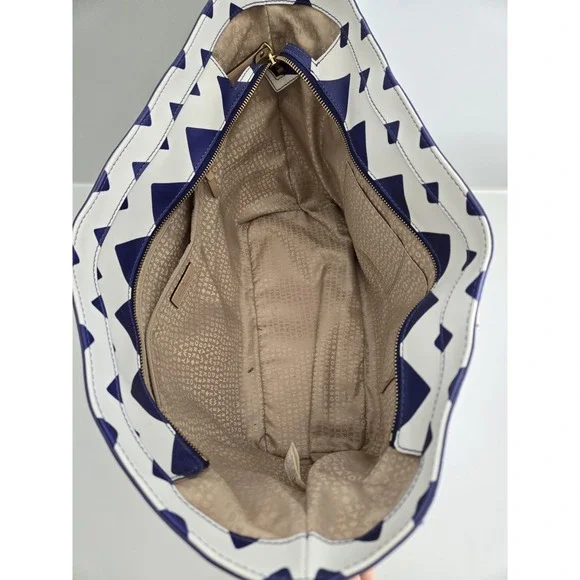 Kate Spade New York South of the Border Medium Harmony Tote Bag - Picture 5 of 9